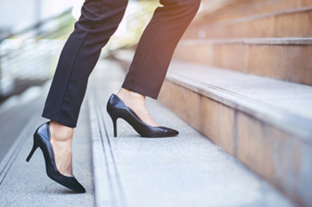 Hazards of Wearing High Heels and Foot Health